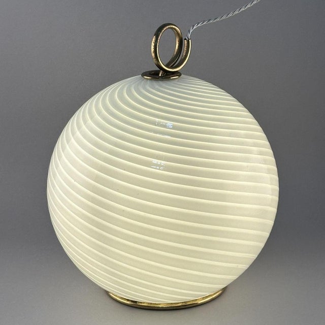 White Filigrana Glass Table Lamp from Venini, Italy, 1960s For Sale - Image 3 of 9