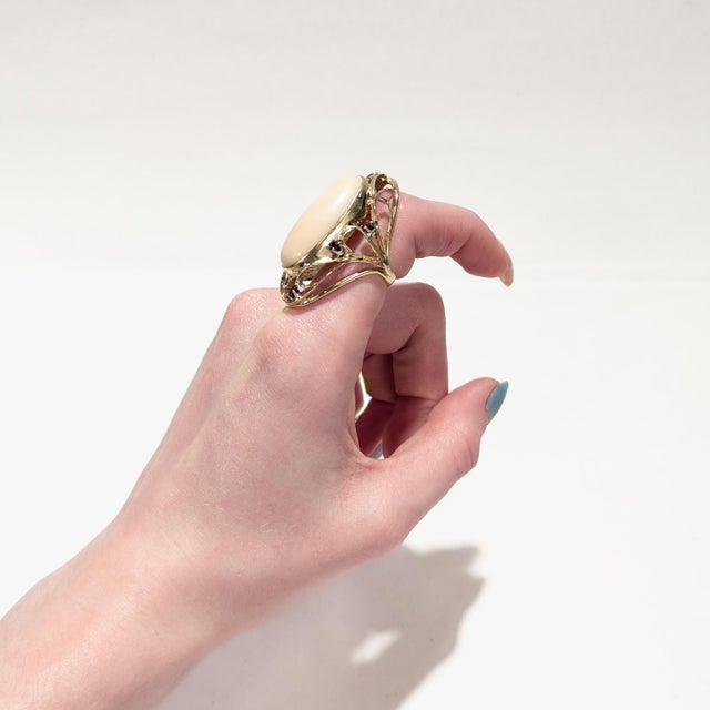 Large 1970s Sculptural 14k Gold, Coral, & Garnet Gemstone Cocktail Ring For Sale - Image 13 of 13