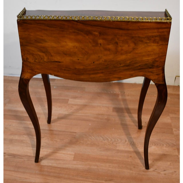 1880s Antique French Louis XV Walnut & Satinwood Inlay Secretary Ladies Desk For Sale - Image 4 of 18