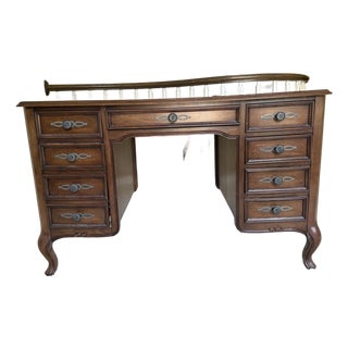 Vintage Mid-Century Sligh French Provincial Gold-Tooled Leather Top Writng Desk For Sale