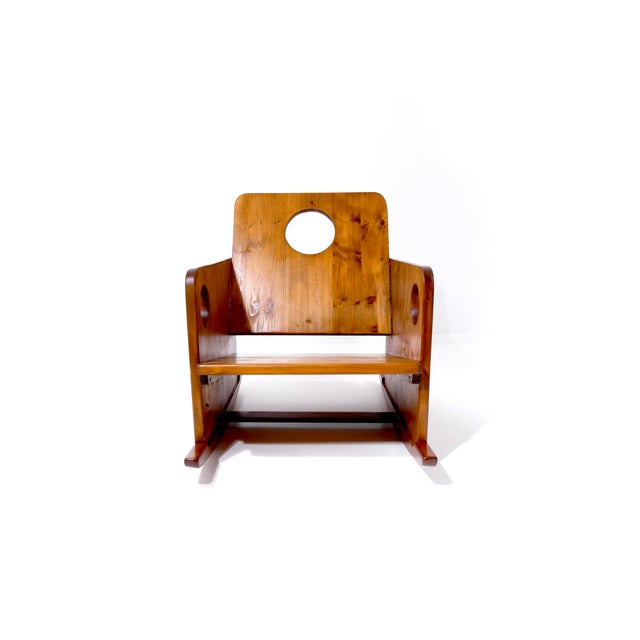 We discovered this distinctive rocking chair in Stockholm. The unknown design is somewhat reminiscent of a work by the...