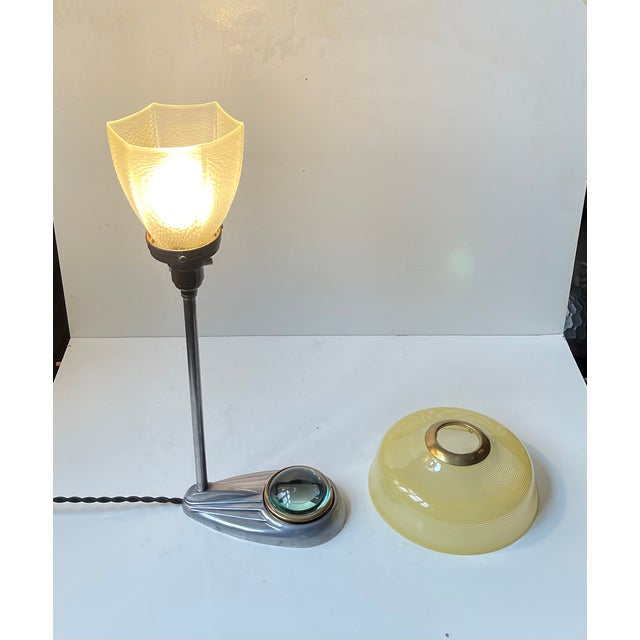 Art Deco Jewelers Streamline Table Lamp in Striped Glass with Bakelite and Aluminum, 1930s For Sale - Image 12 of 16
