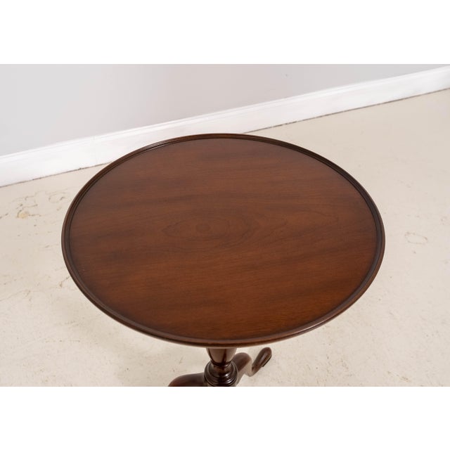 Queen Anne Kittinger Cw-11 Mahogany Tilt-Top Round End Table For Sale - Image 3 of 14