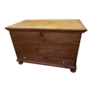 19th Century British Pine Single Drawer Blanket Chest With Bun Feet