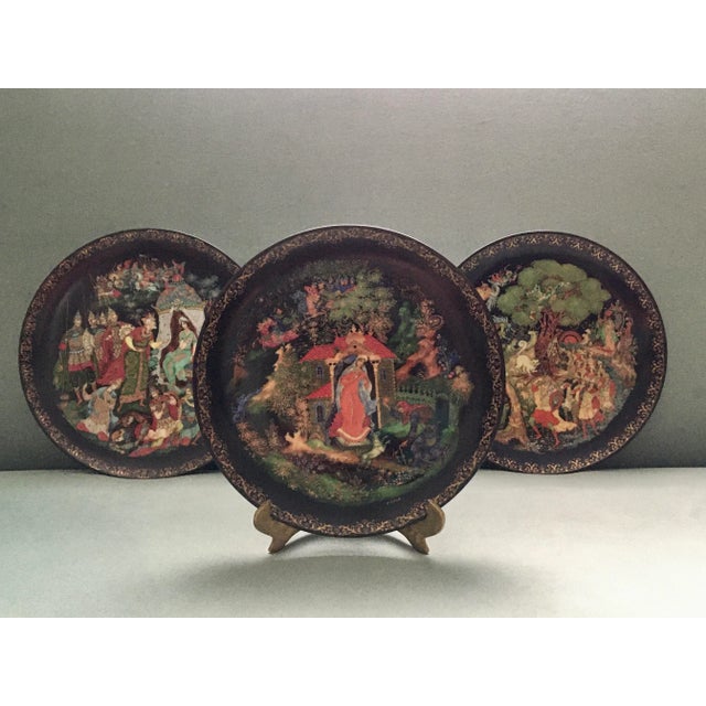 Late 20th Century Vintage Tianex Fairytale Themed Decorative Plates- Set of 3 For Sale - Image 5 of 13