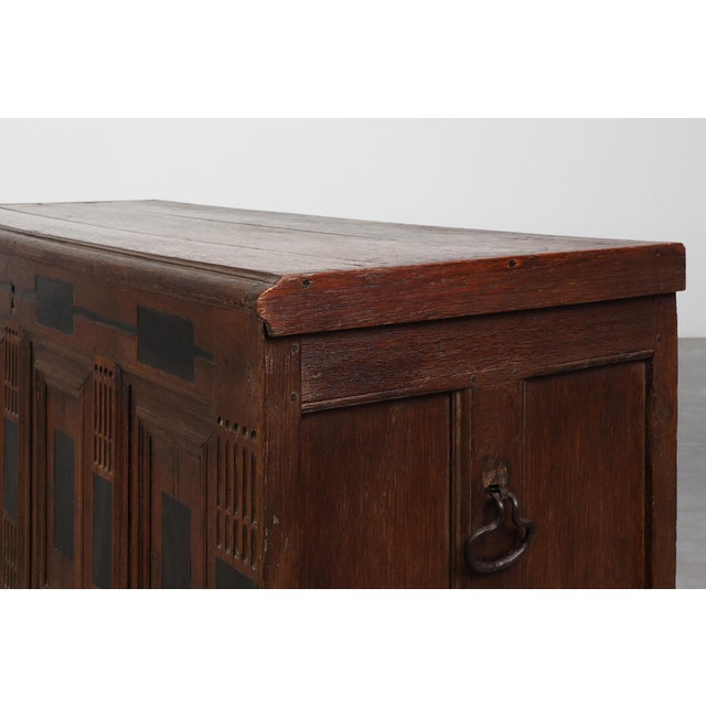 French Oak Storage Trunk or Linen Chest, 17th Century For Sale - Image 13 of 18