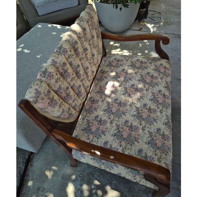 Mid 20th Century Victorian-Style Channel-Tufted Settee For Sale - Image 4 of 14