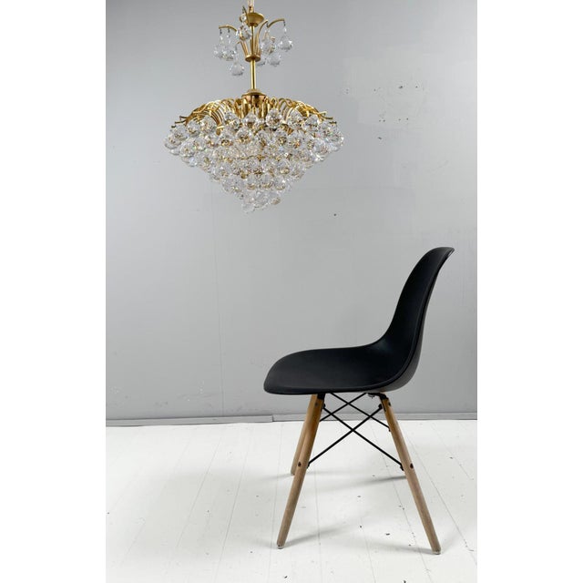 Chandelier/ceiling lamp with crystal glass shades, Hollywood Regency style, Germany, 1960s, metal frame in gold color with...