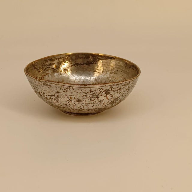 Metal Three Old Hammam Copper Bowls From Yemen - 1930s - 1950s For Sale - Image 7 of 13