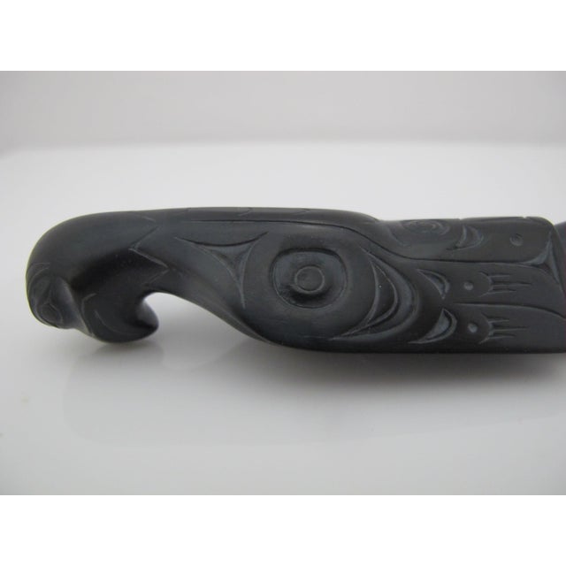Black Pat Dixon Haida Bc Argillite Carved Eagle & Fish Totem Pipe Sculpture For Sale - Image 8 of 10