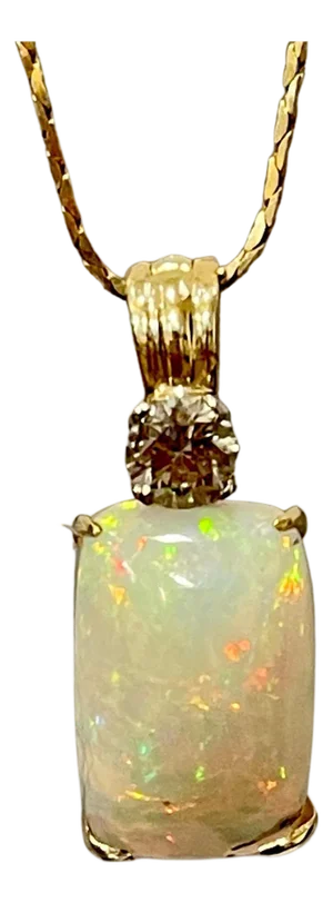 7 Ct Ethiopian Opal & Diamond Pendant / Necklace 14 Karat + 14 Kt Gold Chain