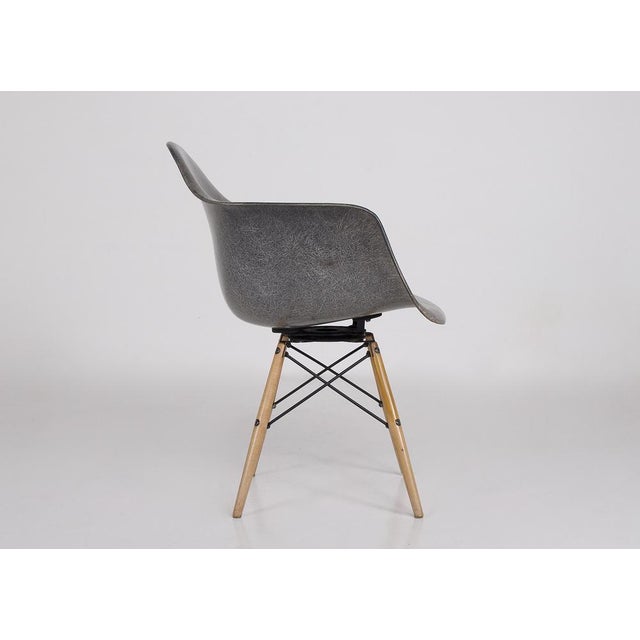 1950s Paw Swivel Chair in Fiberglass by Charles & Ray Eames for Herman Miller, 1953 For Sale - Image 5 of 12
