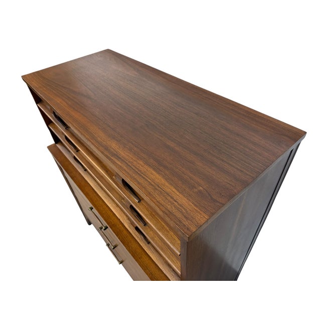 1960s Mid-Century Modern Kent Coffey Perspecta Walnut High Chest For Sale - Image 5 of 9