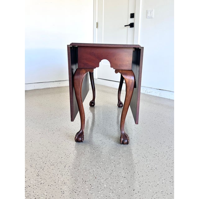Late 20th Century Queen Ann, Drop Leaf Table in Solid Mahogany Wood by Banks Coldstone Co. For Sale - Image 4 of 13