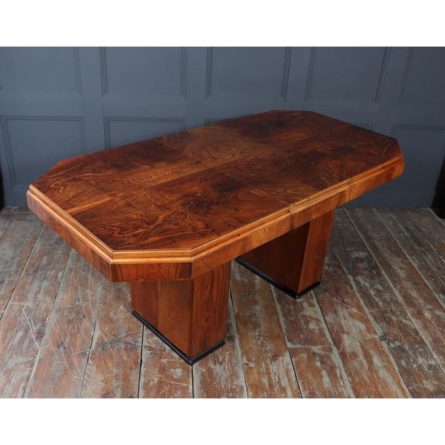 English Art Deco Extending Dining Table in Walnut, 1930 For Sale - Image 12 of 18