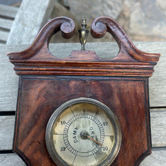 Antique 1820s English J Somalvico London Banjo Mahogany Barometer For Sale In Sacramento - Image 6 of 12
