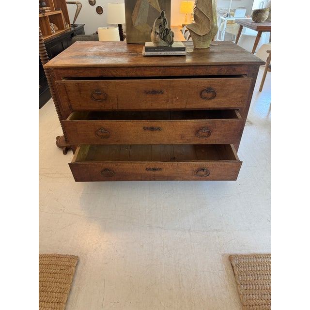 Wood Large Scale Walnut Chest of Drawers, 18th Century, France For Sale - Image 7 of 18