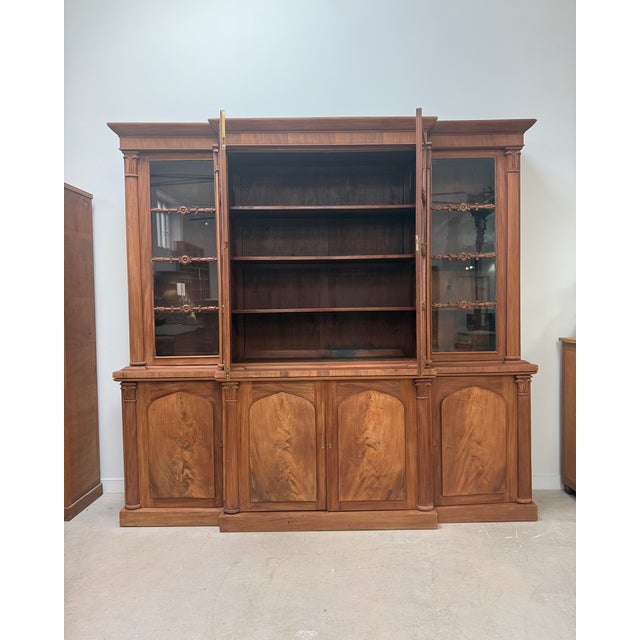 Large English Bookcase in Walnut and Mahogany For Sale - Image 3 of 18