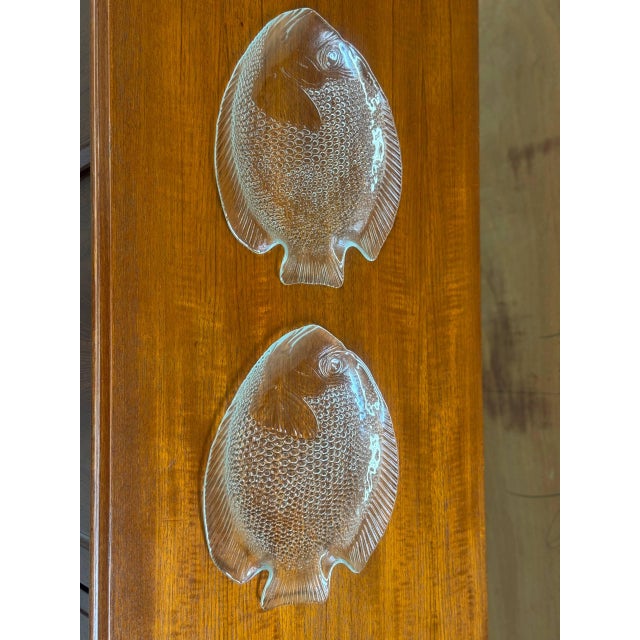 Glass Vintage Arcoroc France Clear Glass Fish Plates – Mid-Century French Serving Platters (Set of 2) For Sale - Image 7 of 8