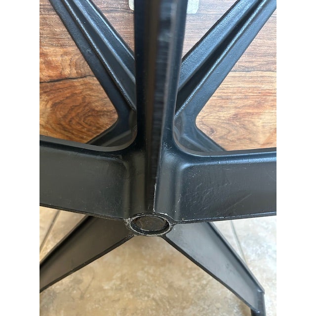 Wood Eames Lounge Chair & Ottoman (2nd Generation, C. 1960–1971) For Sale - Image 7 of 15