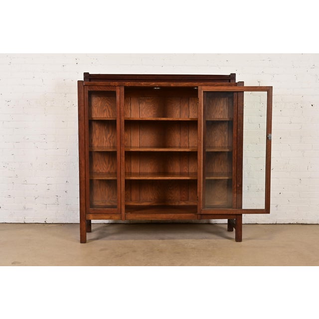 Early 20th Century Limbert Style Antique Mission Oak Arts and Crafts Bookcase Cabinet, Circa 1910 For Sale - Image 5 of 15