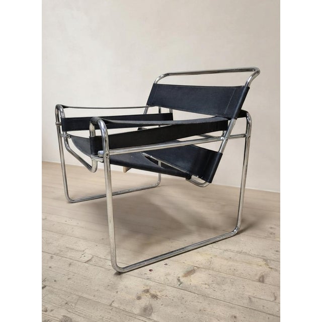1980s Vintage B3 Wassily Chair in Black Leather by Marcel Breuer for Knoll International, 1980s For Sale - Image 5 of 9