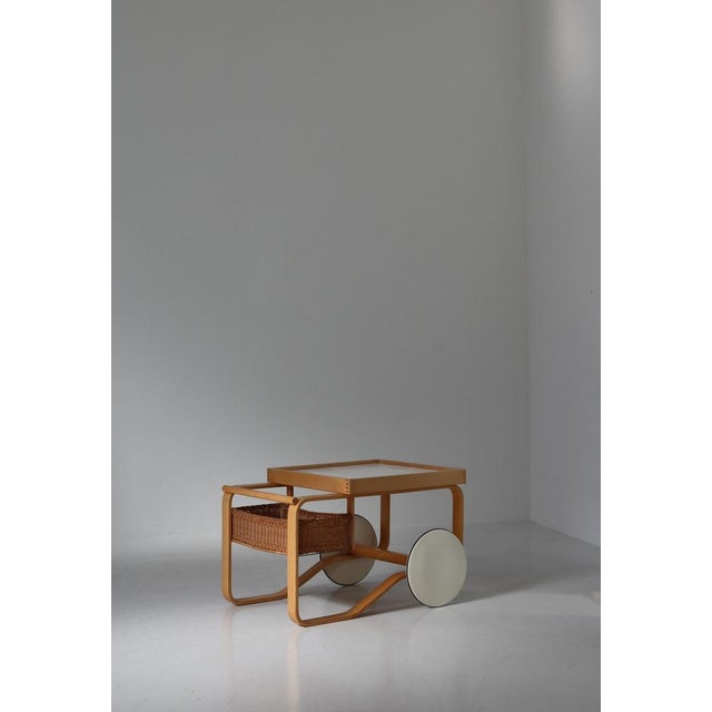 Artek Model 900 Tea Trolley with White Ceramic Tiles & Rattan Basket attributed to Alvar Aalto for Artek, 1960s For Sale - Image 4 of 18