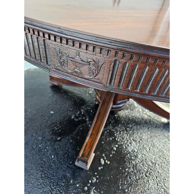 Antique Early 19th Century Round Pedestal Dining Tables W/Two Leaves For Sale In Washington DC - Image 6 of 11