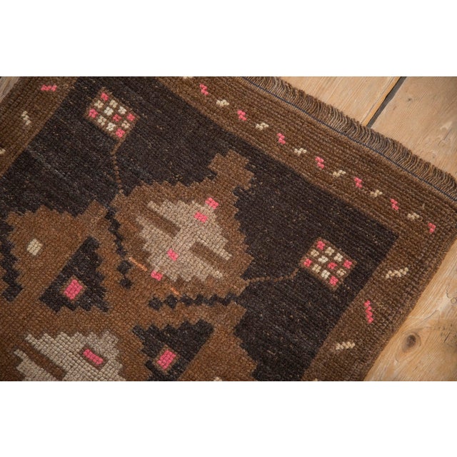 Vintage Distressed Kars Rug Mat - 2' x 2'9" For Sale In New York - Image 6 of 8