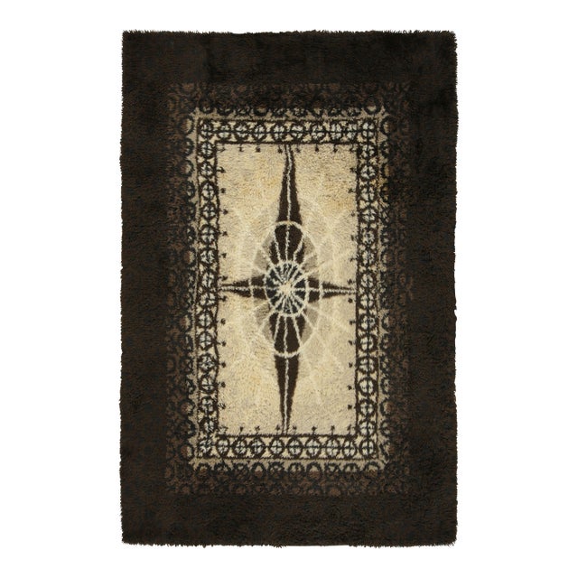 Vintage Swedish Rya Rug in Beige-Brown With Starburst Medallion - Rug & Kilim For Sale