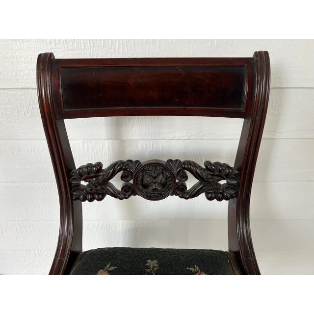 Antique Early 19th Century American Empire Classical New York Sabre Leg Mahogany Side Chair For Sale - Image 4 of 13