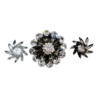 1960s Juliana D&E Brooch Earrings Set Black Diamond Navettes Crystal Starburst, 3 Pieces For Sale