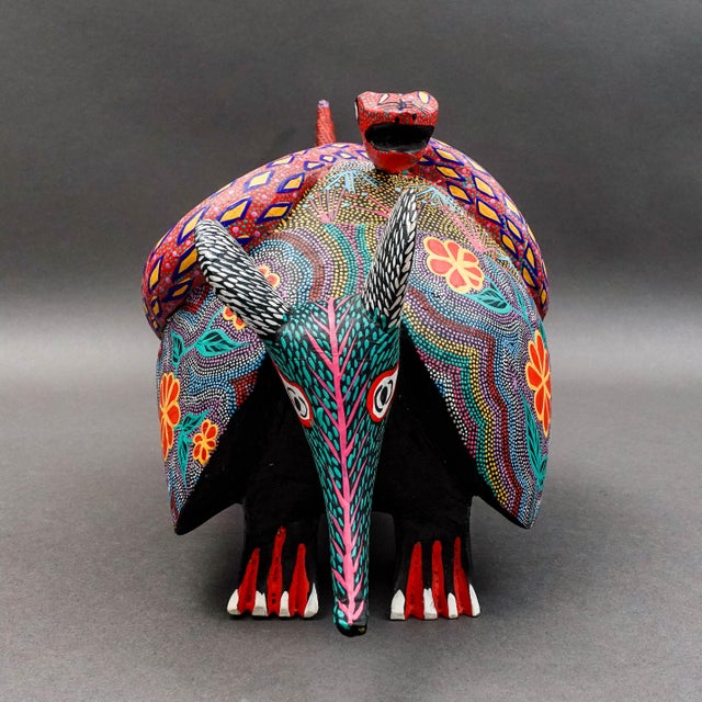 Mexican Mid 20th Century Oaxacan Wood Carved Painted Armadillo Snake Alebrije Mexican Art Sculpture 21.5" For Sale - Image 3 of 8