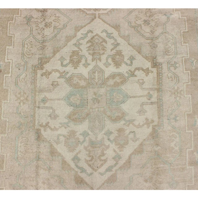 Gray Mid 20th Century Mid 20th Century Turkish Vintage Oushak Medallion Rug With Muted Colors in Earth Tones For Sale - Image 8 of 11