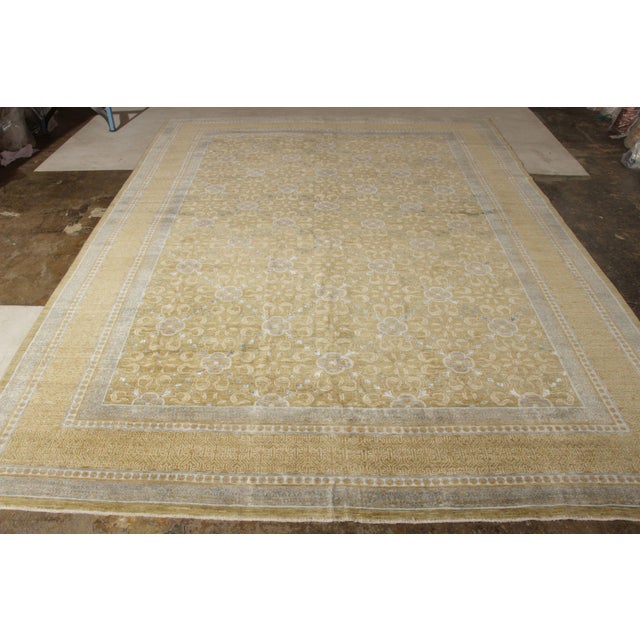 Coming from Rug & Kilim’s Modern Classics collection, this 9x12 drawing combines transitional and modern aesthetics in an...