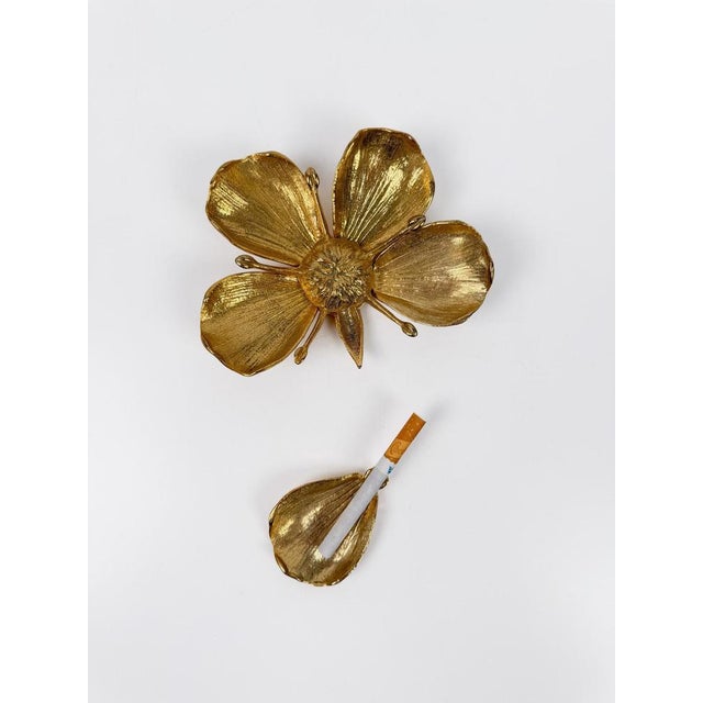Vintage Brass Metal Flower Ashtray in the style of Gucci with Removable Petals, 1970s For Sale - Image 14 of 17