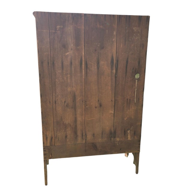 Very sturdy primitive pieces safe in red over green paint. Screen doors. Wonderful patina, square nails Layers of old...