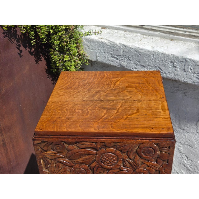 1920s 1920s French Art Deco Pedestal Oak Hand Carved Deco Flowers For Sale - Image 5 of 5
