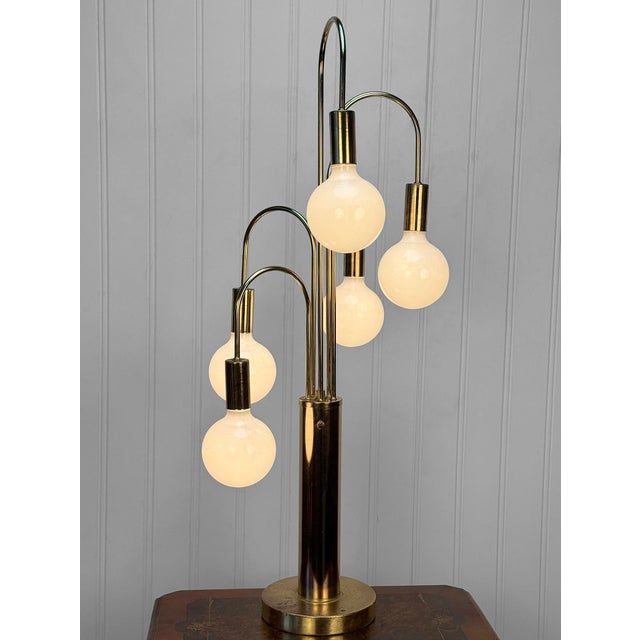 Hollywood Regency Vintage 1970s Hollywood Regency Waterfall Brass Orb Table Lamp For Sale - Image 3 of 8