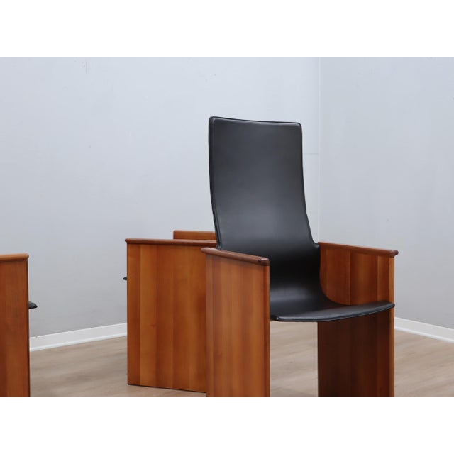 Segesta Chairs in Walnut and Black Leather by Afra & Tobia Scarpa for Stildomus, 1970s, Set of 4 For Sale - Image 11 of 18