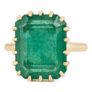 9.08Ct Claw Set Natural Green Emerald Solitaire Ring Size 9 in 18k Yellow Gold For Sale