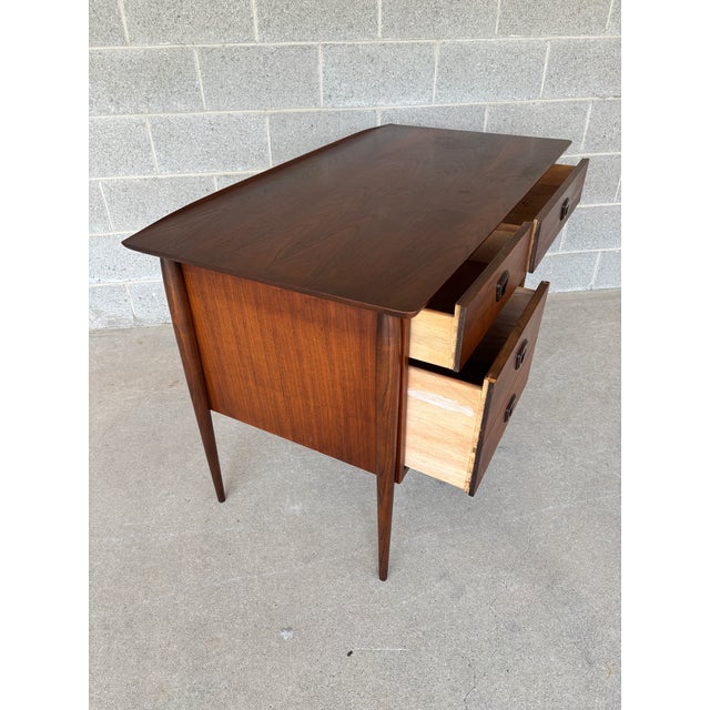 Bassett Furniture Mid Century Modern Walnut 4 Drawer Desk & Chair For Sale In Philadelphia - Image 6 of 18