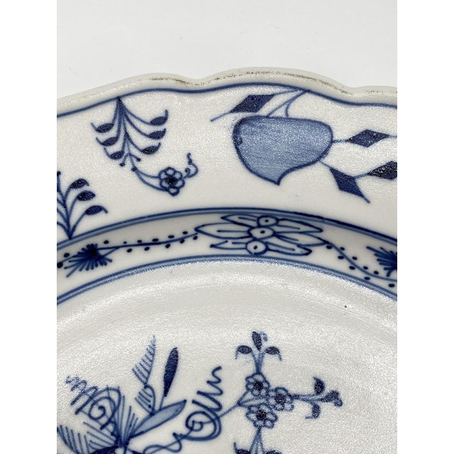 Antique Porcelain Plate with Onion Patterns from Meissen Teichert, 1890 For Sale - Image 3 of 15