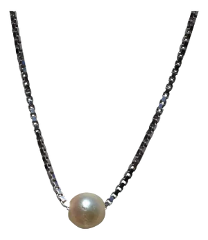The San Leanna: White Gold Single Pearl Solitaire Necklace