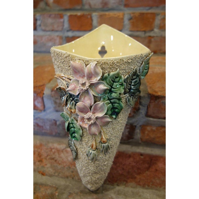 Victorian Antique French Majolica Barbotine Wall Pocket Flower Vase 19th Century Confetti For Sale - Image 3 of 13