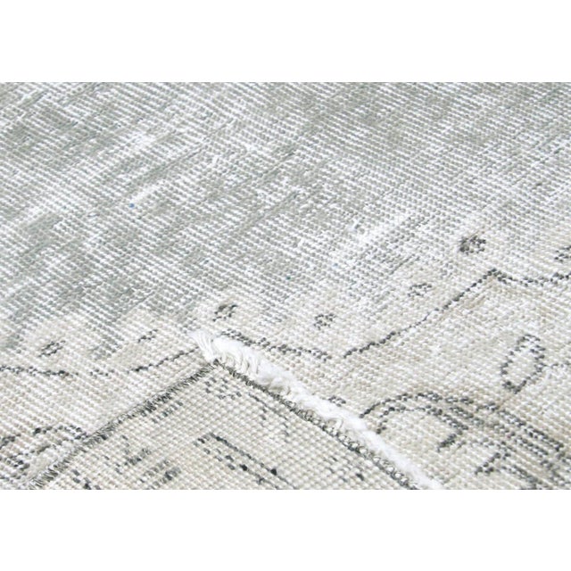 1960s Turkish Oushak Rug For Sale - Image 4 of 6