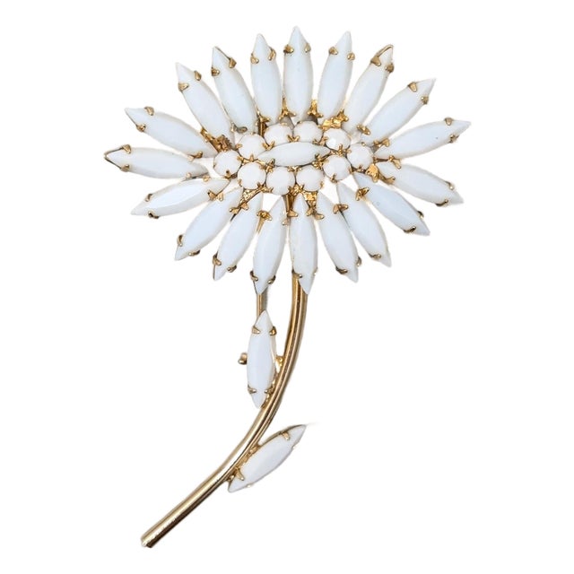 Vintage 1950s Signed Napier Goldtone White Rhinestone Flower Brooch For Sale