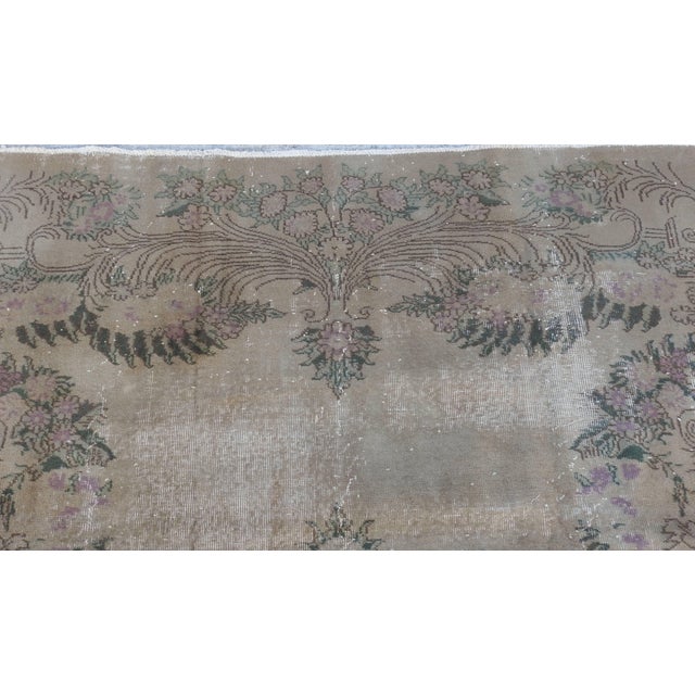 Antique Oushak Neutral, Purple and Green Rug With Foliate Detail For Sale In Nashville - Image 6 of 11