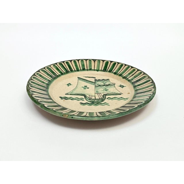 Vietri Plates in Green with Fish and Caravels from Avallone Ceramics Factory, 1930s, Set of 4 For Sale - Image 4 of 15