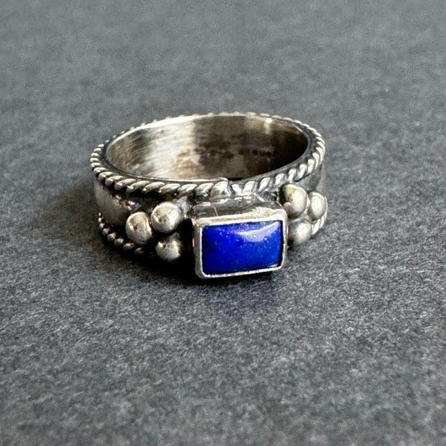 Late 20th Century Vintage Lapis Lazuli Ring Sterling Silver Blue Gemstone Band Southwestern Size 6 For Sale - Image 5 of 12